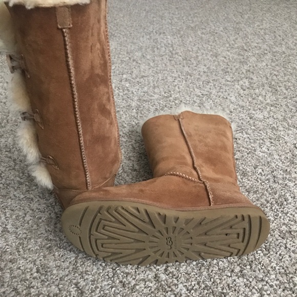 Chestnut Bailey button Tall Uggs - Picture 6 of 10
